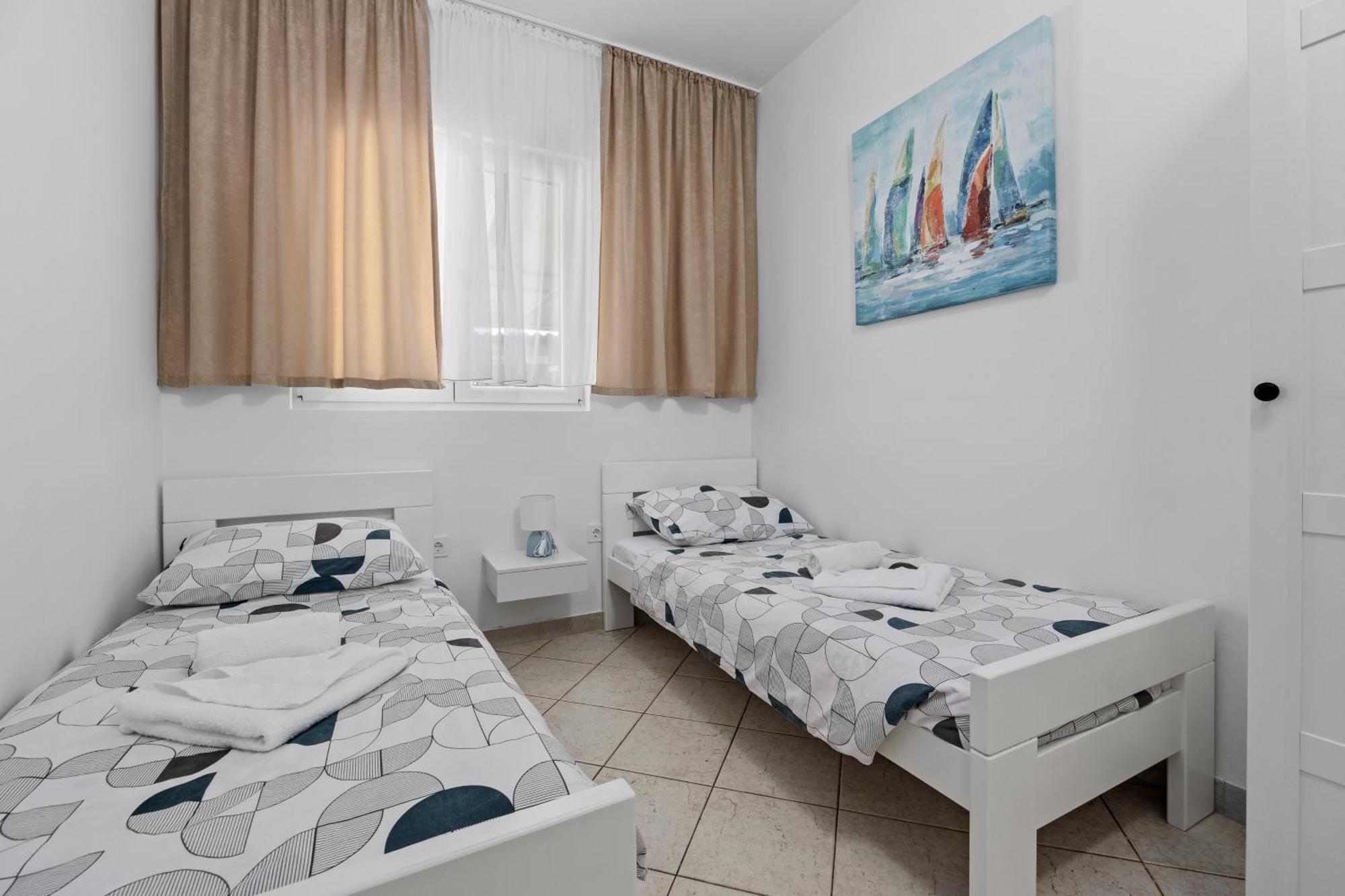 New Apartment Lejla Sisan Exterior photo
